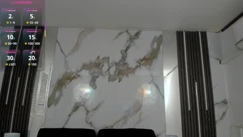 K I M online show from November 2, 1:00 pm