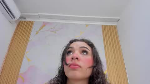 K I M online show from October 9, 8:36 pm