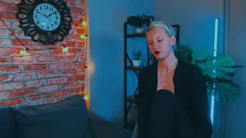 Kim online show from October 2, 12:15 pm