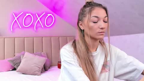 kimberlly_smith online show from October 9, 2:39 am