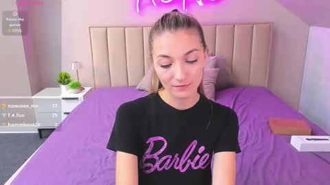 kimberlly_smith online show from September 29, 1:48 am