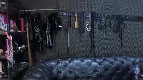  KIMBERLY SWAN  online show from October 6, 12:50 am