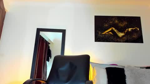 Kimberly Banks online show from November 26, 10:23 am