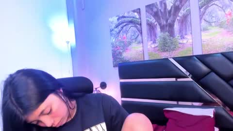 Kimberly Villalobos online show from March 6, 5:54 pm