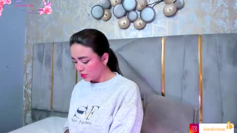  KIM  online show from October 12, 3:43 am