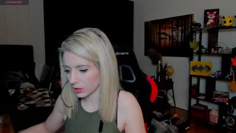 Wolfs Girl online show from November 1, 11:37 pm