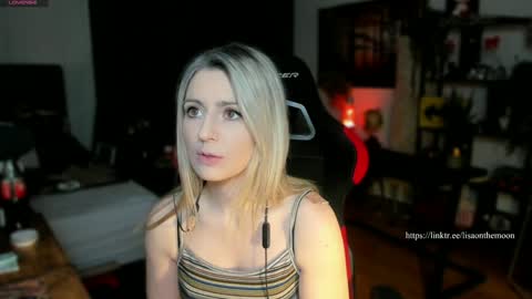 Snapshot of kimilee22 chatting on March 11, 5:35 pm Wolfs Girl online show from March 11, 5:35 pm