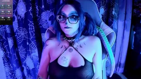   online show from November 14, 3:03 pm