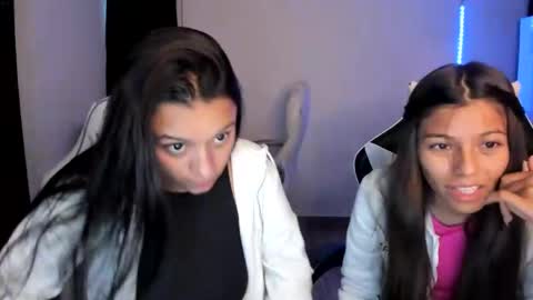 Snapshot of kimmi_foxy chatting on February 8, 11:13 pm kimmi online show from February 8, 11:13 pm