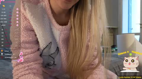 Snapshot of kimmie_ chatting on January 3, 12:51 pm Kimmie online show from January 3, 12:51 pm