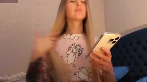 Snapshot of kimmie_ chatting on February 21, 7:10 pm Kimmie online show from February 21, 7:10 pm
