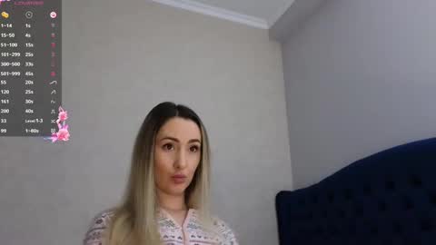 Snapshot of kimmie_ chatting on March 1, 6:54 pm Kimmie online show from March 1, 6:54 pm