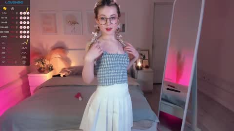  Your Kimmie  follow me  online show from January 25, 5:30 pm