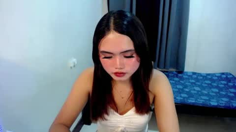 kim ejara online show from March 18, 12:49 am