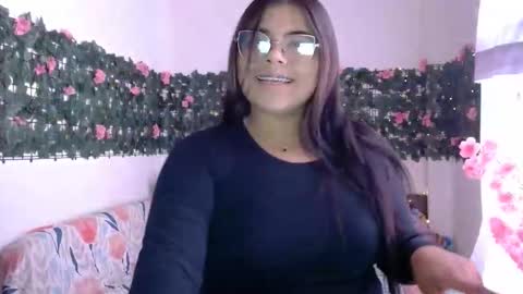 Kimmy online show from November 16, 9:39 pm