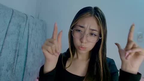 kimm online show from November 3, 4:24 am