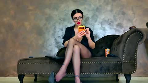 Kim Wilmes online show from May 15, 2:24 pm