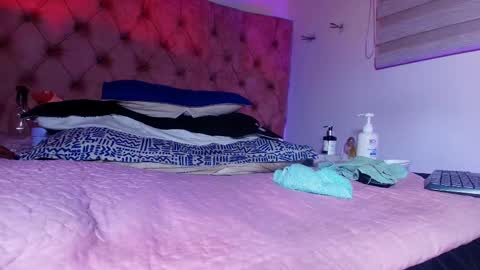 Bella online show from October 3, 3:26 am