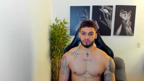 Snapshot of king_of_kings__ chatting on February 18, 6:59 am king_of_kings__ online show from February 18, 6:59 am