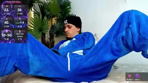 Snapshot of king_voy chatting on September 9, 8:53 pm king voy online show from September 9, 8:53 pm