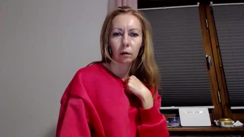 sexysexyhotwetpinkredpussy online show from September 16, 7:39 pm