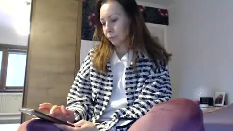 sexysexyhotwetpinkredpussy online show from June 16, 7:29 pm