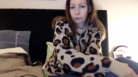 sexysexyhotwetpinkredpussy online show from April 24, 9:50 pm