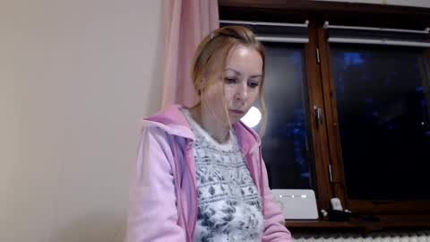 sexysexyhotwetpinkredpussy online show from September 25, 5:20 pm