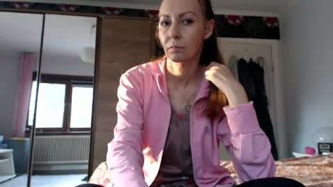 sexysexyhotwetpinkredpussy online show from June 19, 7:20 pm