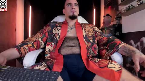 King Bear online show from March 28, 2:35 am