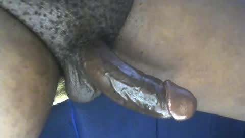 Snapshot of kingcums_95 chatting on January 15, 7:05 am kingcums_95 online show from January 15, 7:05 am