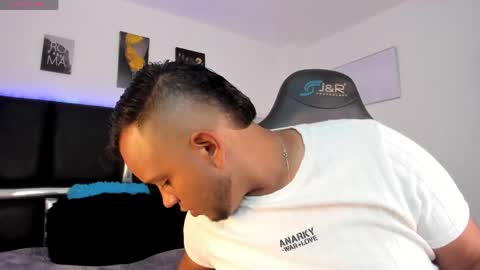 kingg_jay online show from May 3, 12:11 pm