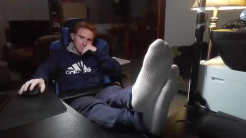 Snapshot of kingoffootfetish chatting on January 9, 8:13 am Master King Tommy online show from January 9, 8:13 am