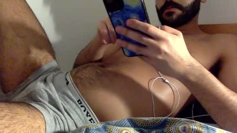 Snapshot of kingofpigs chatting on December 1, 10:23 pm KingofPigs online show from December 1, 10:23 pm