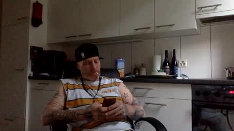 Snapshot of kingsize187 chatting on January 9, 12:30 pm kingsize online show from January 9, 12:30 pm