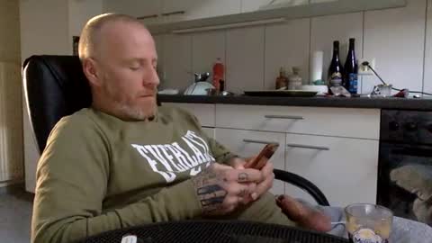 Snapshot of kingsize187 chatting on January 14, 8:41 am kingsize online show from January 14, 8:41 am