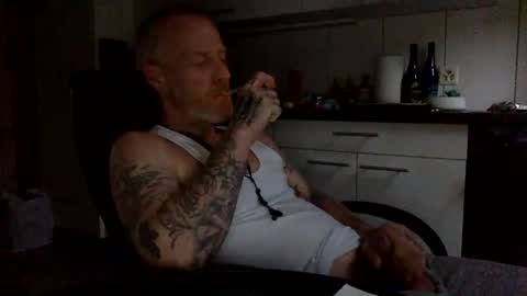 Snapshot of kingsize187 chatting on January 2, 2:02 pm kingsize online show from January 2, 2:02 pm