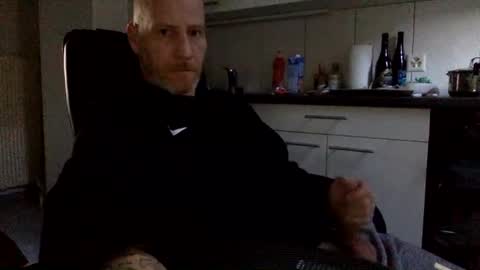 Snapshot of kingsize187 chatting on January 7, 2:08 pm kingsize online show from January 7, 2:08 pm