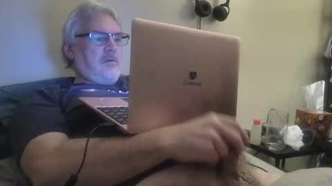 kingtongue10 online show from April 7, 11:34 am