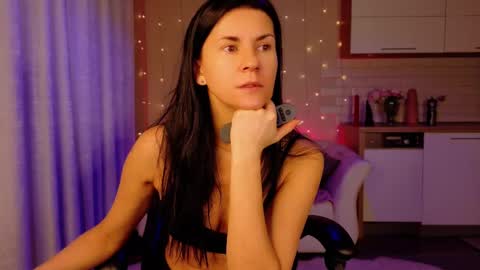 Snapshot of kinky_courtney chatting on February 24, 12:09 am Courtney online show from February 24, 12:09 am