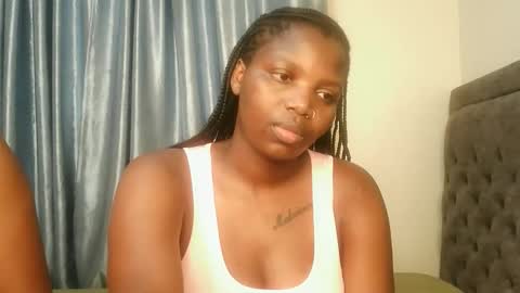 Lola online show from April 10, 6:45 pm