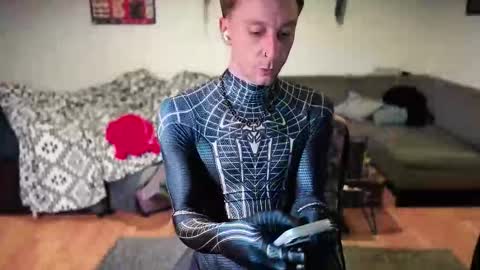 Snapshot of kinky_spidey chatting on October 12, 2:15 am kinky_spidey online show from October 12, 2:15 am
