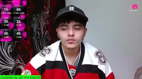 Snapshot of kinkybabies_ chatting on February 15, 1:42 am Mercury online show from February 15, 1:42 am