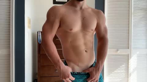 Snapshot of kinkybuffboy chatting on December 24, 4:40 pm kinkybuffboy online show from December 24, 4:40 pm