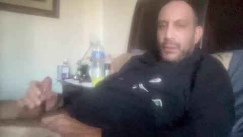 Snapshot of kinkyguy323232 chatting on January 2, 12:02 am Kinkyguy323232 online show from January 2, 12:02 am