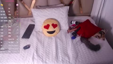 Snapshot of kinkyhousewifee_ chatting on February 11, 2:46 am MISS RYN online show from February 11, 2:46 am