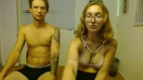 kinkykouple_so online show from October 23, 6:15 am