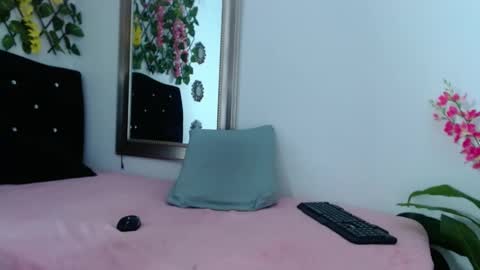 Snapshot of kinkysweet__ chatting on March 11, 4:08 am Isabella online show from March 11, 4:08 am
