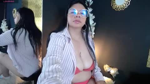 kinkyy_mom online show from October 7, 4:14 pm
