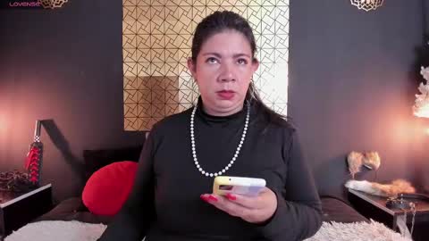 Snapshot of kinkyy_mom chatting on September 18, 2:54 pm kinkyy_mom online show from September 18, 2:54 pm